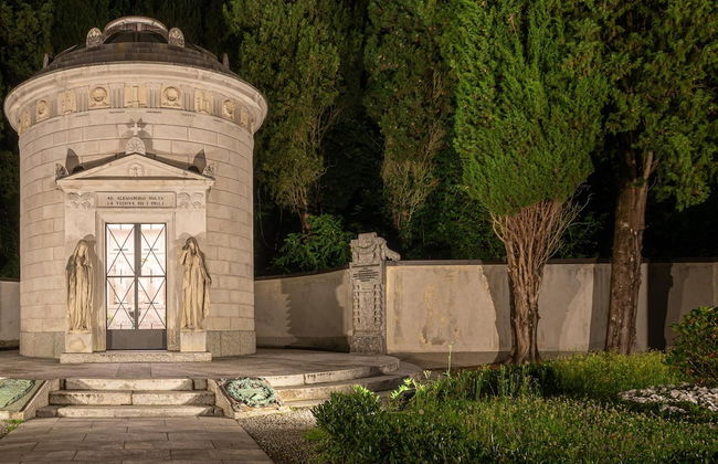 Luxury 1 in Como With 2 Bedrooms and 2 Bathrooms - Photo 54