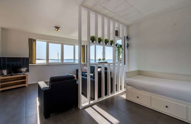 Waterfront Penthouse With Roof Terrace and Private Jetty - Foto 8