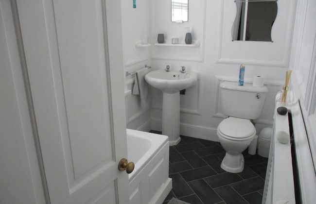 3 Bed Flat - Sleeps 5 - Garden - Parking - Wifi - Foto 9