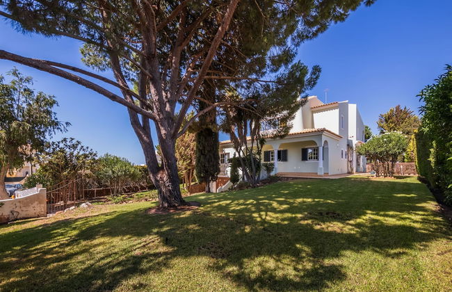 Villa Amendoeira in Olhos de gua - Foto 8