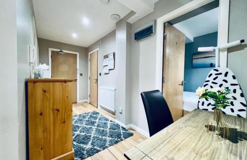 Lovely 4 bed (sleeps 8) apartment close to city - Foto 14