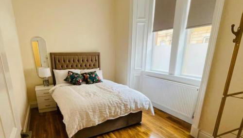 Glasgow City View Retreat - Foto 2, furniture, wardrobe, heating