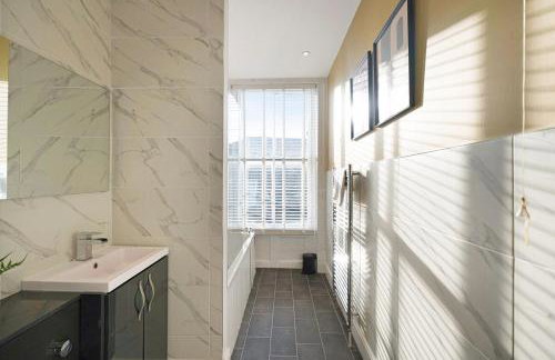 High Spec 2 BBR On High Street Near Shops - Foto 36