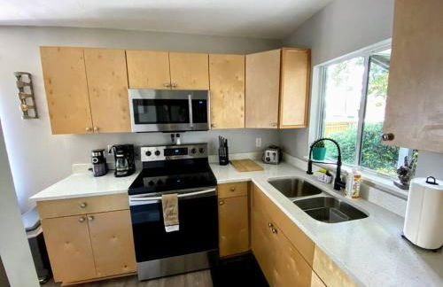 Cute downtown home by Depot Park - Foto 31