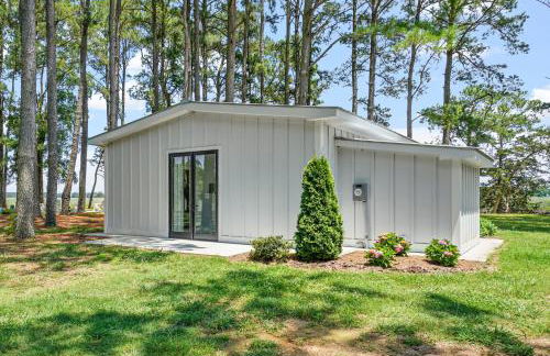 The Porter's Barn - fancy little waterfront home with deep-water boat dock and firepit - Foto 30