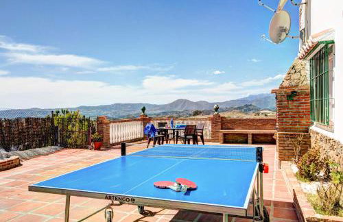 Villa Alqueria by Villa Plus - Photo 15