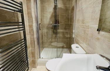 2025 Award Winner Liverpool Peach House - 4 Bedrooms - Foto 55