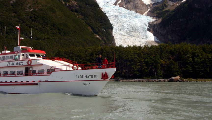 Patagonia Glacier Cruise + Barbecue Lunch