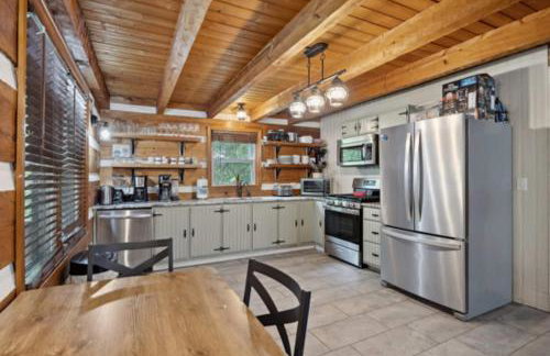 Riverfront Log Cabin Hot Tub, Mtn Views & Hottub - Foto 5