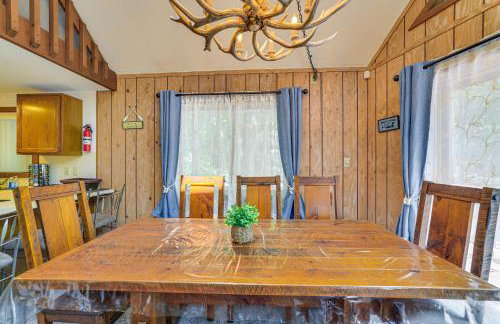 Fire Pit and Games! Secluded Chalet 30 Mi to Montage - Foto 9