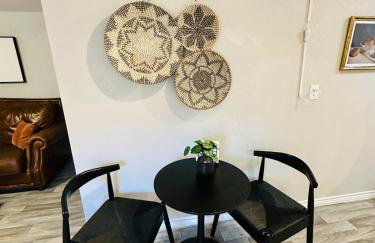 Golden Hour Getaway - Photo 5