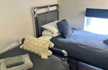 Stunning Town Center Cottage with hot tub - Foto 30