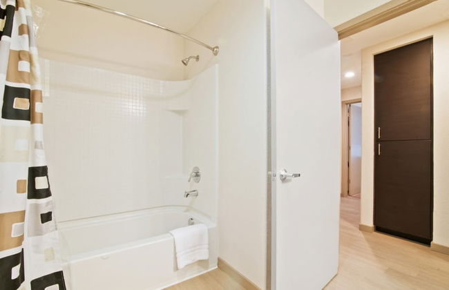 Global Luxury Suites Sunnyvale North - Photo 26