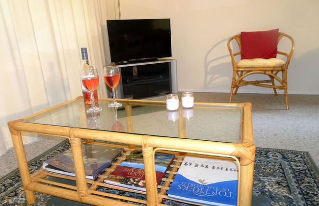 Smokebush Cottage with WIFI - Photo 9