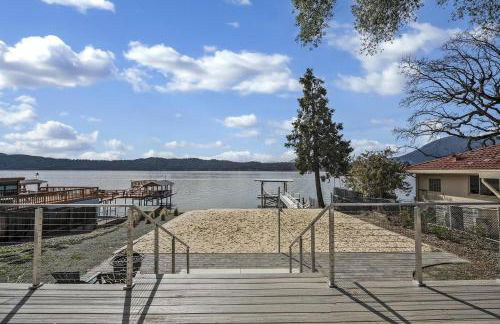 Sandy Feet Retreat -- Lakefront Retreat With Sand Volleyball Court! - Foto 6
