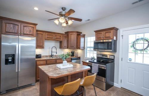 Tiny Home with Hot Tub Near Ft Leonard Wood! - Foto 8