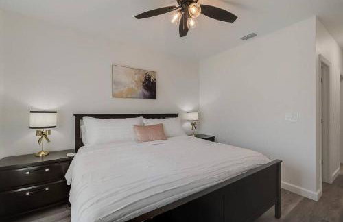 Family Villa King Bed, 3 bedrooms 2baths, 7 guests, Close to Beaches, Golfing, Fishing - Foto 30