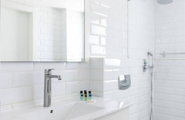 Bauhaus Boutique by TLV2rent - Photo 69