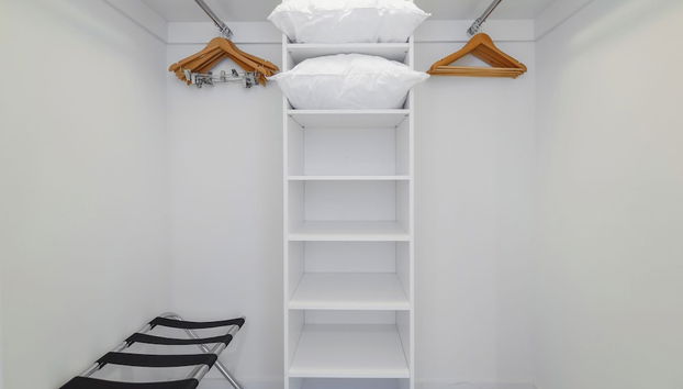 40th-Floor Gem Top Views & Amenities - Foto 5, Habitación