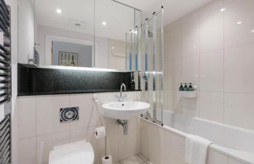 Beautiful Two-Bedroom Flat on the Riverside with Spectacular Views - Foto 15