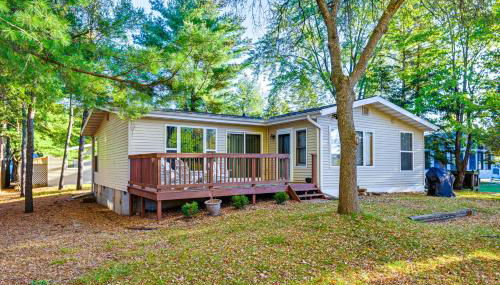 Lakefront Nekoosa Home Private Beach and Boat Dock! - Foto 2