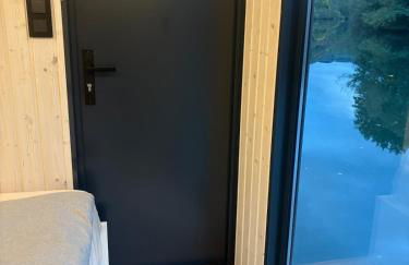 Luxurious houseboat for up to 4 people - Photo 2