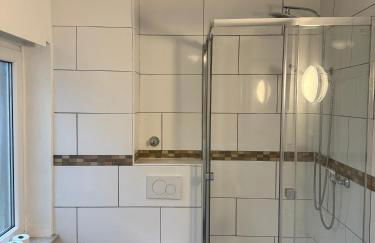 Große möblierte Wohnung im Zentrum von Lage - Foto 12