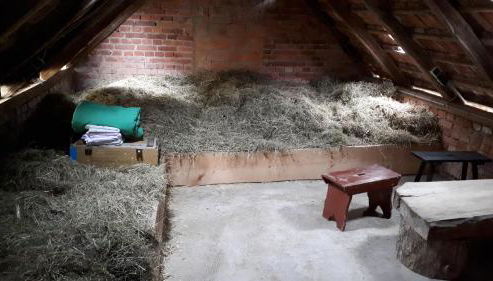 HEUHOTEL FARM Own sleeping bag Free WiFi - Foto 4