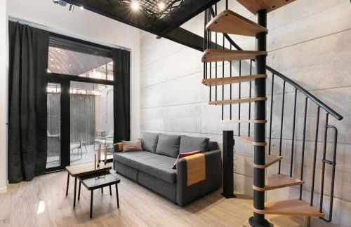 Loft Industriel avec Terrasse et Filet Suspendu à Nice Cimiez - Foto 5