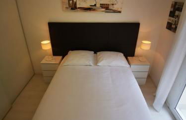 Appartement 90 m2 avec parking terrasse balcons, proche du port et plages - Foto 15