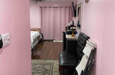 Pool Front Romantic Getaway withPrivate Entry - Foto 71