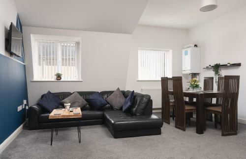 Huge Apartment - 8 Beds - Free Parking - Long Stays! - Foto 34