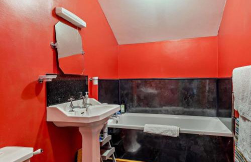 1 Bed in Combs oc-pk674 - Photo 10