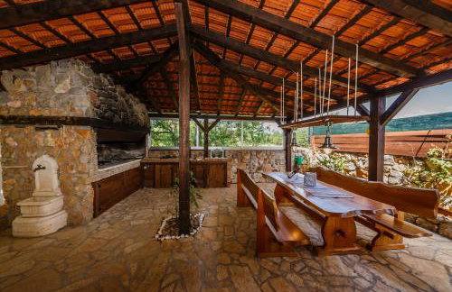 Rustic villa Radosic with indoor pool - Foto 18