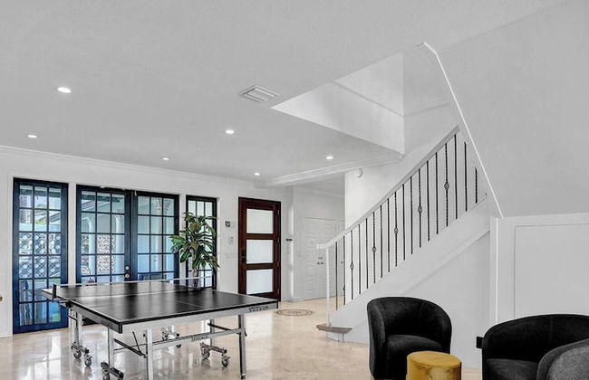 Amazing 7 BR Villa With Heated Pool Near the Beach - Photo 71