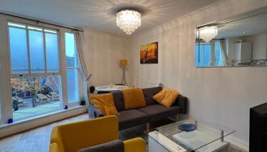 1 bedroom apartment near Clapham North and Clapham High Street station - Foto 3