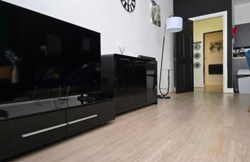 Deluxe 2BR Apartment Near City Center - Sleeps 6 - Foto 36