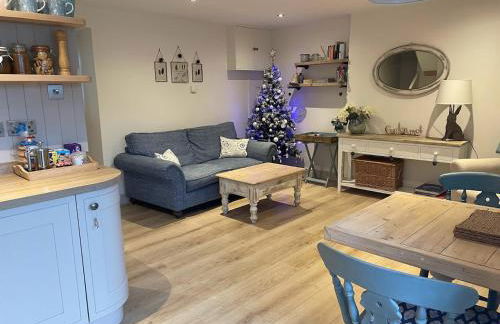 STABLES Stylish comfortable peaceful cottage with parking and outdoor space - Photo 62