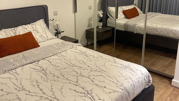 East London 2-bed Apt Sleeps 4, 7 min Walk to Tube - Photo 2, Chambre