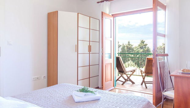 Beautiful Villa With Spacious Terrace and Private Swimming Pool, on the Croatian Island of Hvar - Foto 2, Habitación