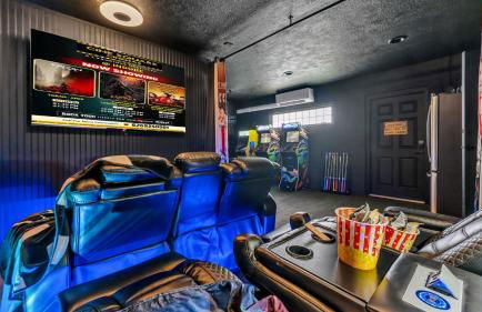 Lake, Pool, HotTub, Game Room, 8 Beds, Sleeps 17 - Foto 5