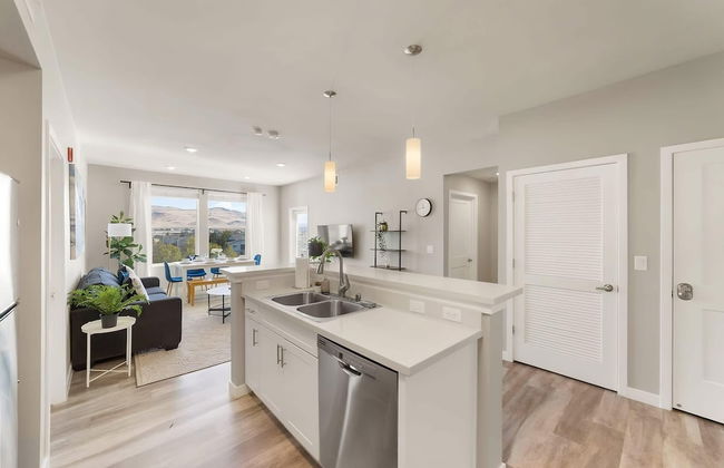 Chic Apt w Jacuzzi Pool BBQ Mountain Views - Foto 11