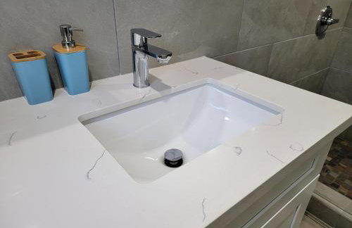 Modern 2BR Guest Suite w En-Suite Bathrooms 10 min to Rodeo Drive Near Kaiser and Cedars hospitals - Foto 32