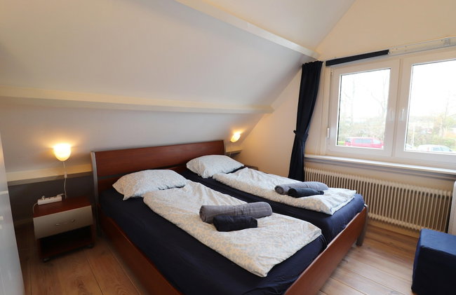 Lovely Holiday Home in Noordwijkerhout near Lake - Photo 3