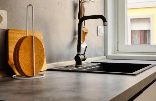 Just Urban Stays - Nuovo e Luminoso Trilocale in Centro - metro M2 e M4 - Foto 9