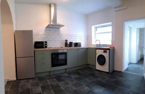 4 Bed - Parking - Close to M4 - Ideal for Work - Foto 18