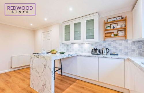 Cozy Family & Contractor Home 3X FREE Parking by Redwood Stays - Foto 31