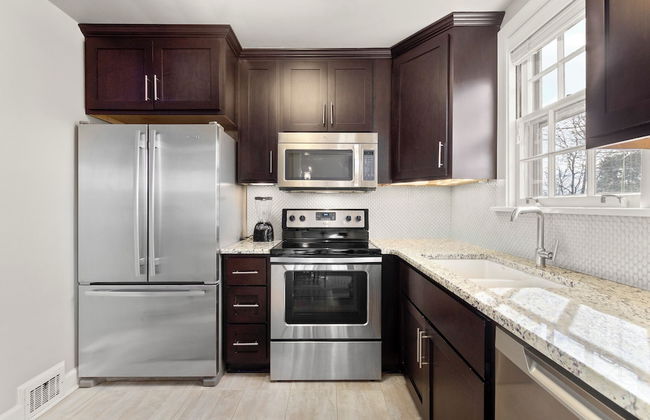 Cottage Charm - Photo 8