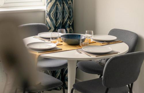 Racecourse Revelation! Free parking - Photo 11