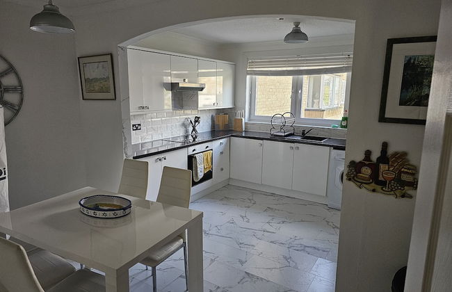 Snug - Colquhoun Square Apartment - Photo 9